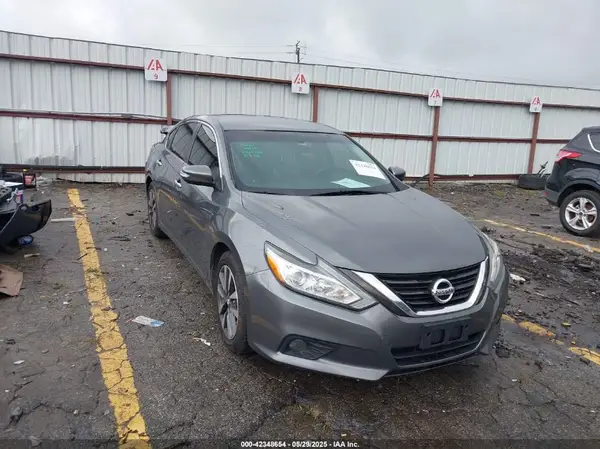 1N4AL3AP7HC138062 2017 NISSAN ALTIMA - Image 1
