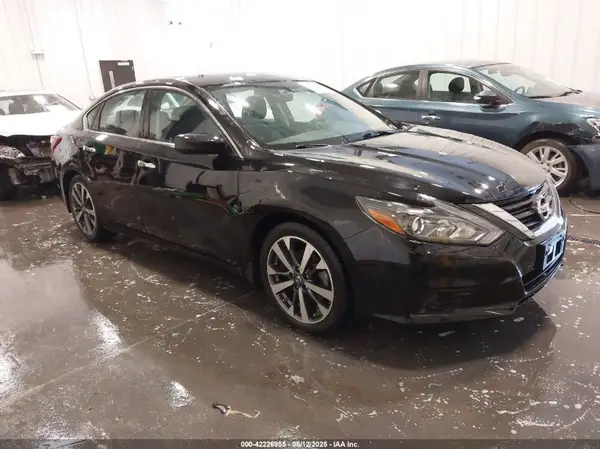 1N4AL3AP7HC148669 2017 NISSAN ALTIMA - Image 1