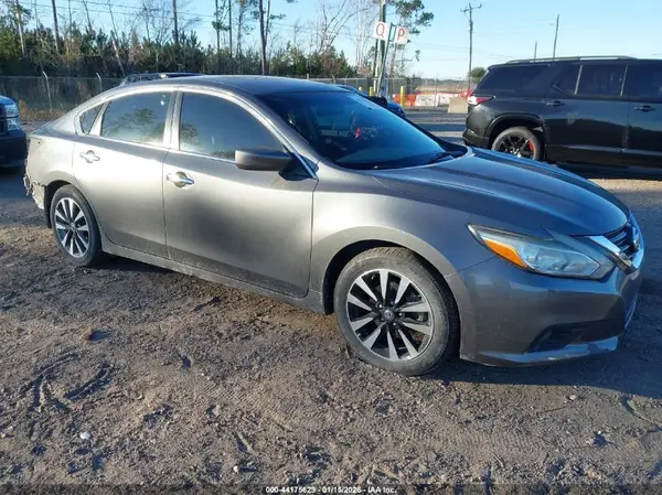 1N4AL3AP7HC158490 2017 NISSAN ALTIMA - Image 1
