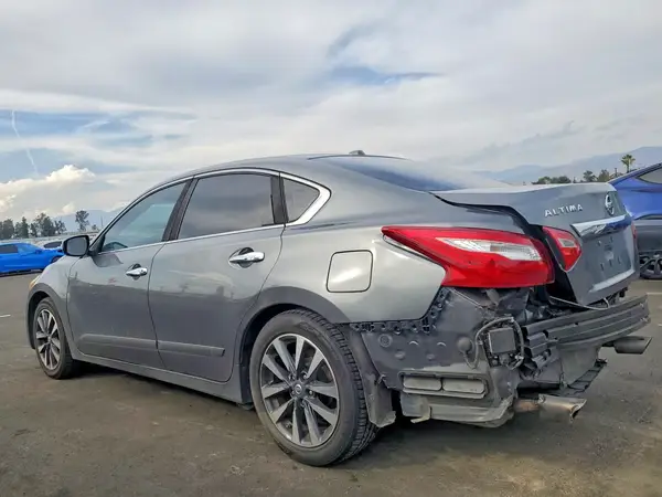 1N4AL3AP7HC167979 2017 NISSAN ALTIMA - Image 2