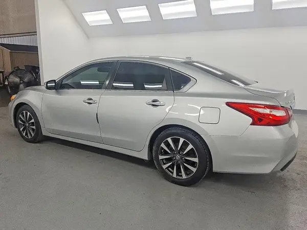 1N4AL3AP7HC171384 2017 NISSAN ALTIMA - Image 2