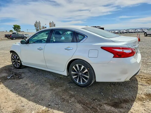 1N4AL3AP7HC172762 2017 NISSAN ALTIMA - Image 2