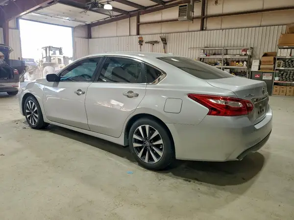 1N4AL3AP7HC177993 2017 NISSAN ALTIMA - Image 2