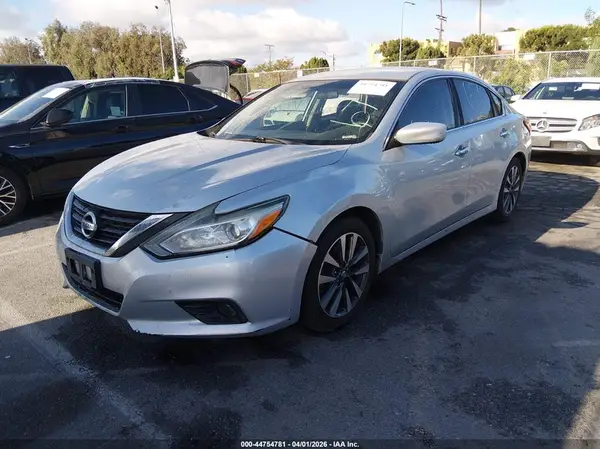 1N4AL3AP7HC180702 2017 NISSAN ALTIMA - Image 2
