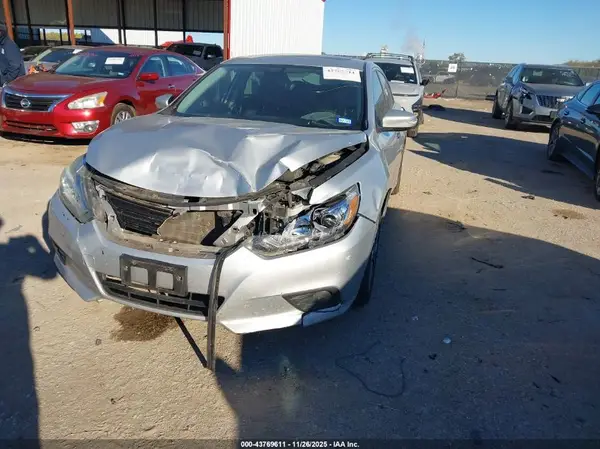 1N4AL3AP7HC196804 2017 NISSAN ALTIMA - Image 2