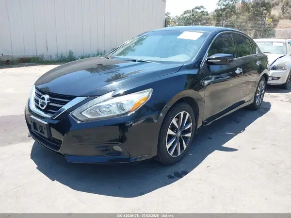 1N4AL3AP7HC224570 2017 NISSAN ALTIMA - Image 2