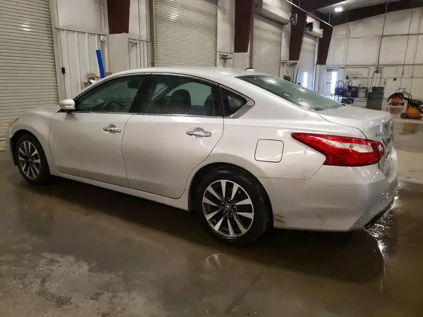 1N4AL3AP7HC229591 2017 NISSAN ALTIMA - Image 2