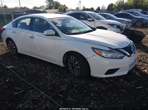 1N4AL3AP7HC239070 2017 NISSAN ALTIMA - Image 1
