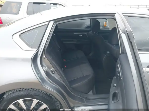 1N4AL3AP7HC240672 2017 NISSAN ALTIMA - Image 8