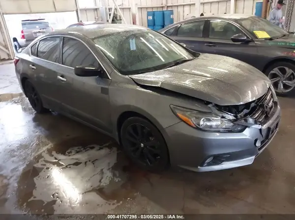 1N4AL3AP7HC242664 2017 NISSAN ALTIMA - Image 1