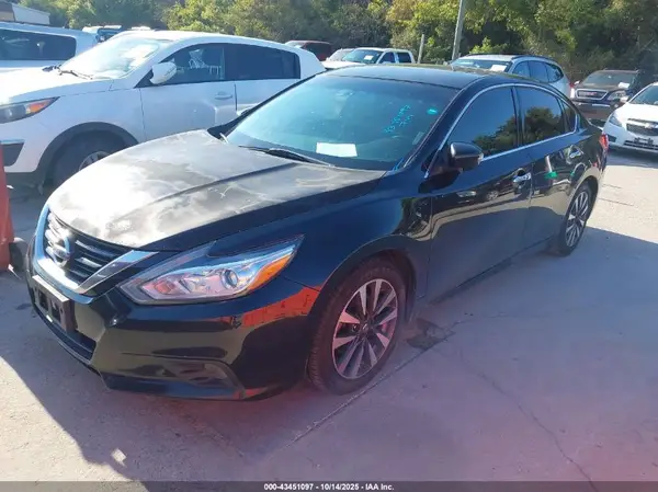 1N4AL3AP7HC245242 2017 NISSAN ALTIMA - Image 2