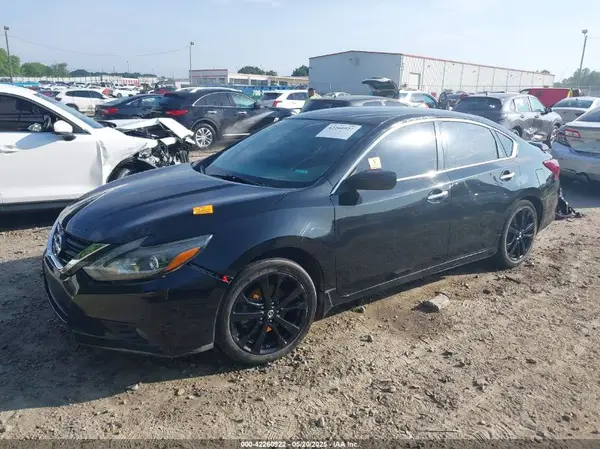1N4AL3AP7HC256693 2017 NISSAN ALTIMA - Image 2