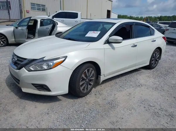1N4AL3AP7HC257925 2017 NISSAN ALTIMA - Image 2