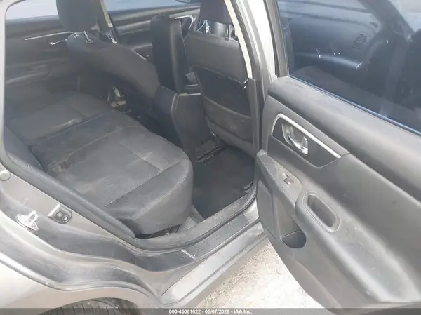 1N4AL3AP7HC264504 2017 NISSAN ALTIMA - Image 8