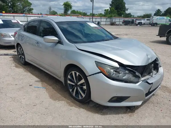 1N4AL3AP7HC275003 2017 NISSAN ALTIMA - Image 1