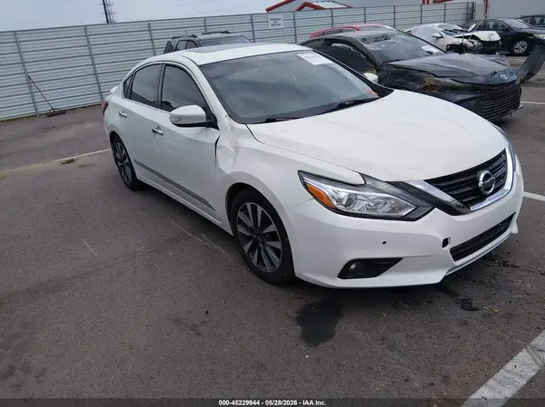 1N4AL3AP7HC281044 2017 NISSAN ALTIMA - Image 1