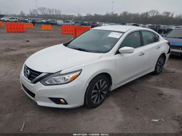 1N4AL3AP7HC282324 2017 NISSAN ALTIMA - Image 2