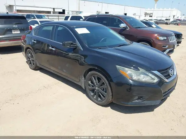 1N4AL3AP7HC285742 2017 NISSAN ALTIMA - Image 1