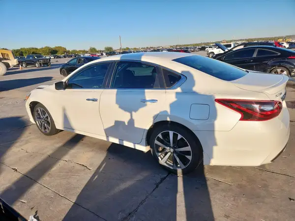 1N4AL3AP7HC495208 2017 NISSAN ALTIMA - Image 2