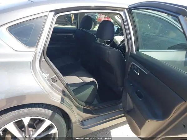 1N4AL3AP7HN344714 2017 NISSAN ALTIMA - Image 8