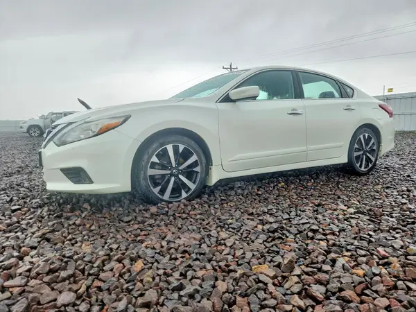1N4AL3AP7JC101325 2018 NISSAN ALTIMA - Image 1