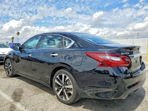 1N4AL3AP7JC103575 2018 NISSAN ALTIMA - Image 2