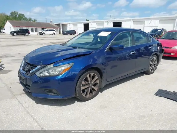 1N4AL3AP7JC104032 2018 NISSAN ALTIMA - Image 2