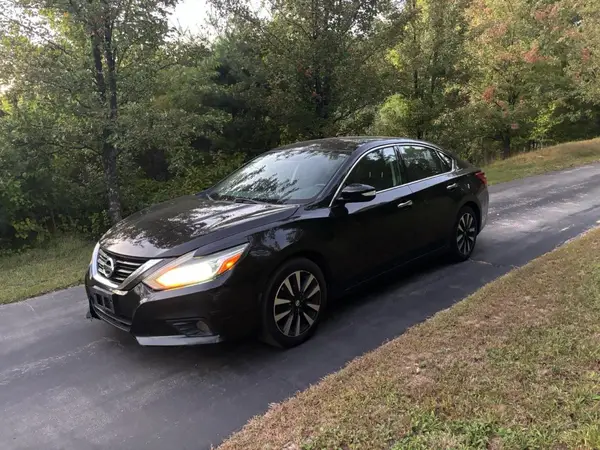 1N4AL3AP7JC105357 2018 NISSAN ALTIMA - Image 2
