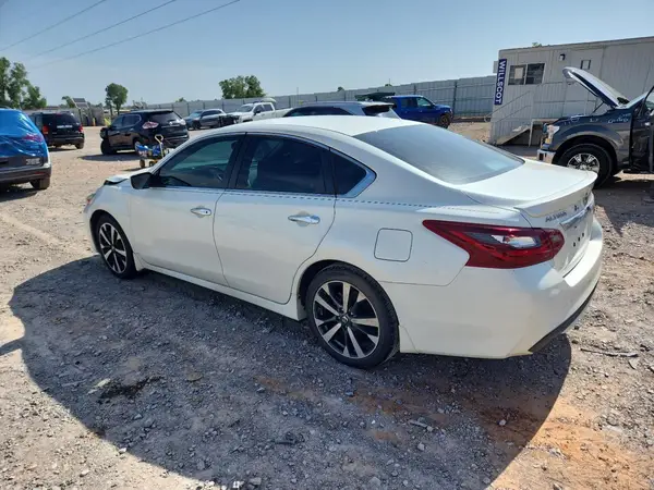 1N4AL3AP7JC105844 2018 NISSAN ALTIMA - Image 2