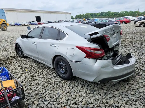 1N4AL3AP7JC106069 2018 NISSAN ALTIMA - Image 2