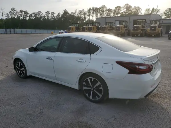 1N4AL3AP7JC107948 2018 NISSAN ALTIMA - Image 2
