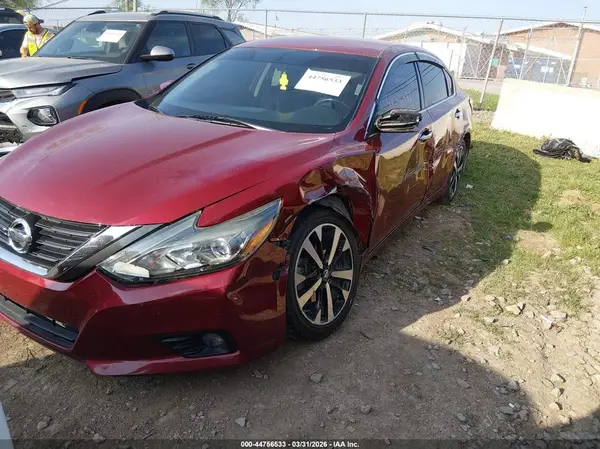 1N4AL3AP7JC110154 2018 NISSAN ALTIMA - Image 2