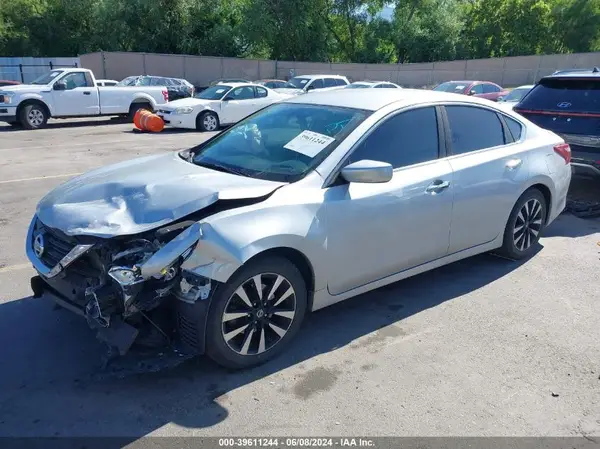 1N4AL3AP7JC111627 2018 NISSAN ALTIMA - Image 2