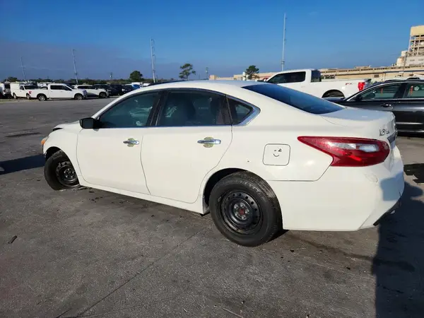 1N4AL3AP7JC113135 2018 NISSAN ALTIMA - Image 2