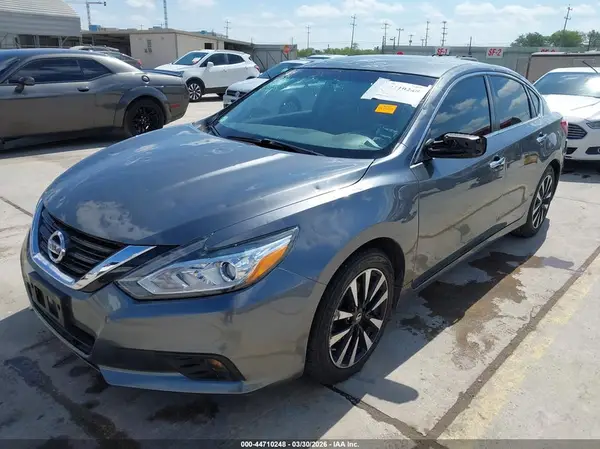 1N4AL3AP7JC113877 2018 NISSAN ALTIMA - Image 2