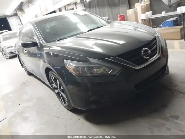 1N4AL3AP7JC114298 2018 NISSAN ALTIMA - Image 1