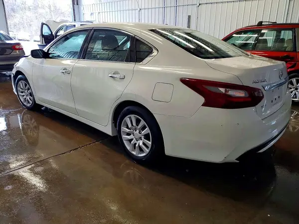 1N4AL3AP7JC116732 2018 NISSAN ALTIMA - Image 2