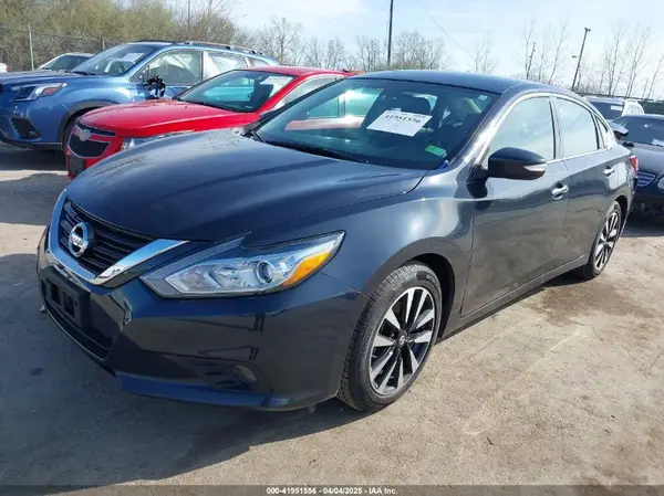 1N4AL3AP7JC121395 2018 NISSAN ALTIMA - Image 2