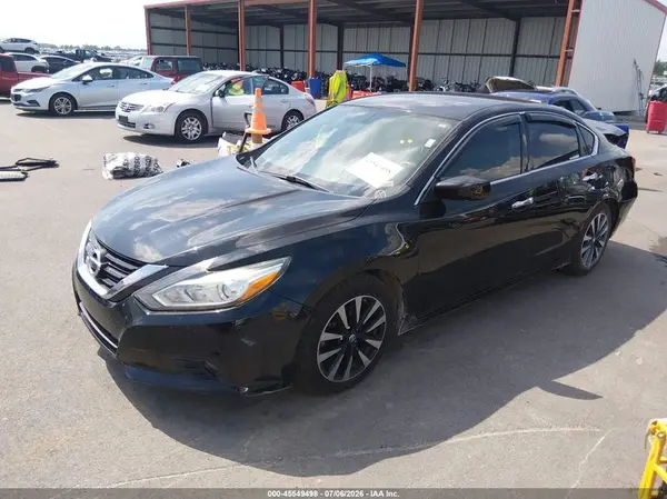 1N4AL3AP7JC121946 2018 NISSAN ALTIMA - Image 2