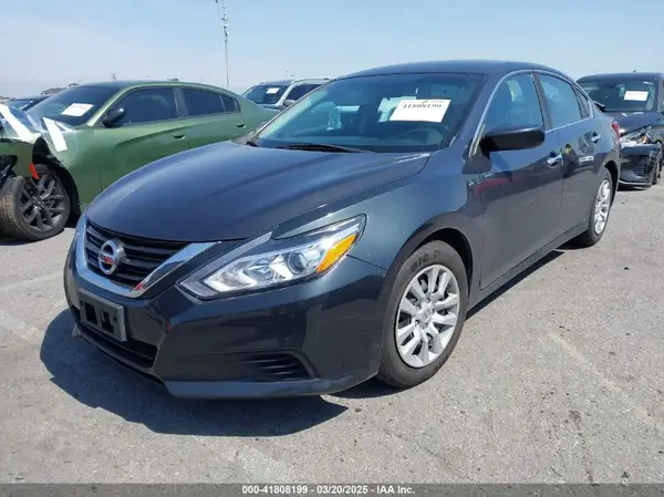 1N4AL3AP7JC125320 2018 NISSAN ALTIMA - Image 2