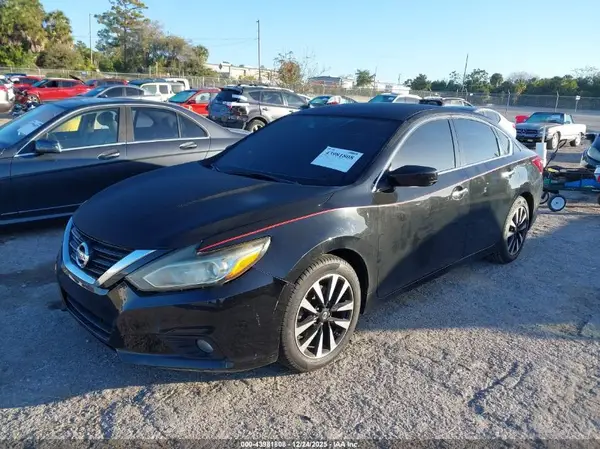 1N4AL3AP7JC125463 2018 NISSAN ALTIMA - Image 2