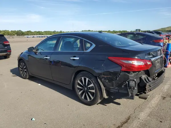 1N4AL3AP7JC125673 2018 NISSAN ALTIMA - Image 2