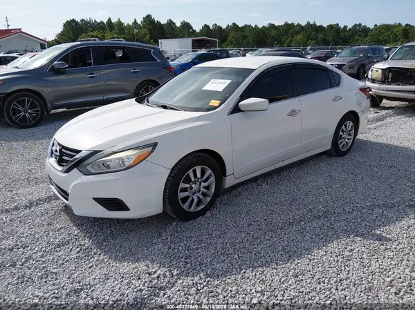 1N4AL3AP7JC126483 2018 NISSAN ALTIMA - Image 2