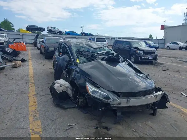1N4AL3AP7JC127410 2018 NISSAN ALTIMA - Image 1