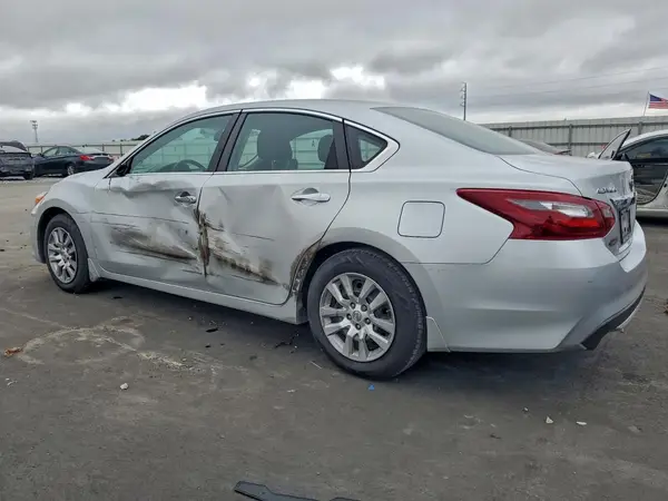 1N4AL3AP7JC132090 2018 NISSAN ALTIMA - Image 2