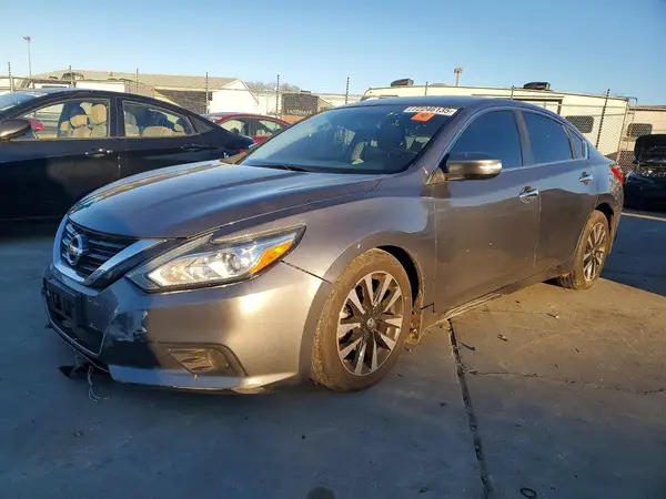 1N4AL3AP7JC133031 2018 NISSAN ALTIMA - Image 1