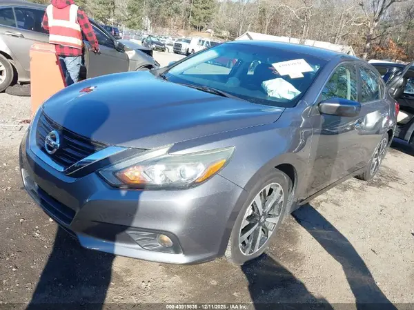 1N4AL3AP7JC134101 2018 NISSAN ALTIMA - Image 2