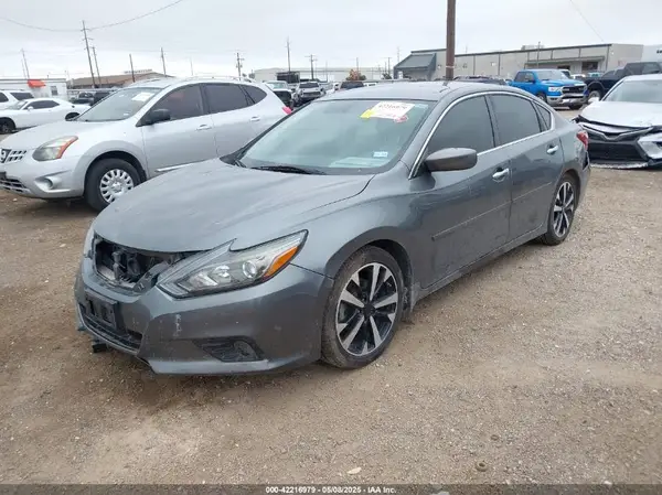 1N4AL3AP7JC136074 2018 NISSAN ALTIMA - Image 2