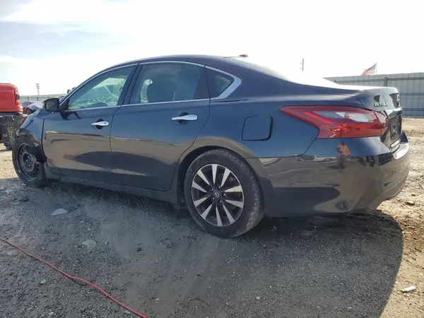 1N4AL3AP7JC136141 2018 NISSAN ALTIMA - Image 2
