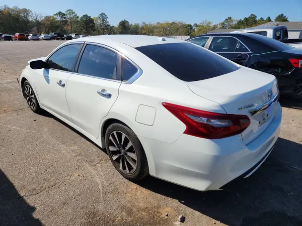 1N4AL3AP7JC136527 2018 NISSAN ALTIMA - Image 2